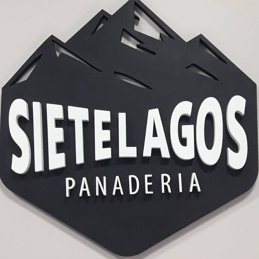 Panadería y Confitería 7 Lagos